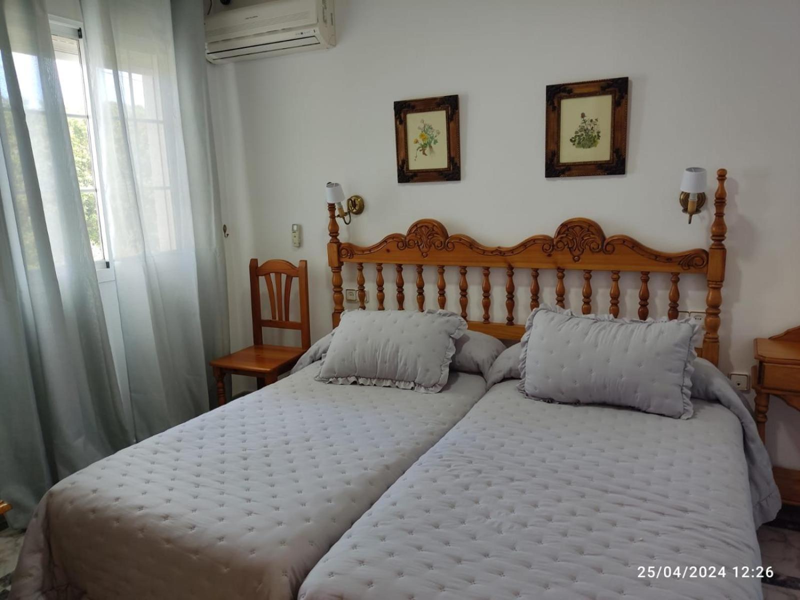 Hostal Quinto Pino Чипіона Екстер'єр фото