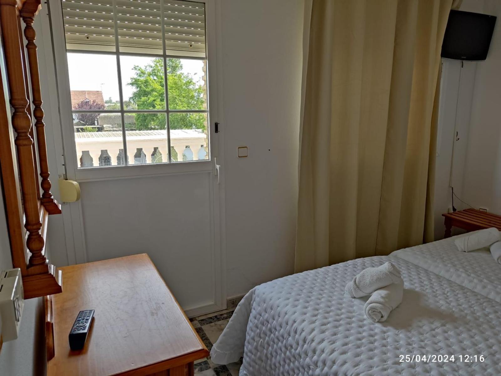 Hostal Quinto Pino Чипіона Екстер'єр фото